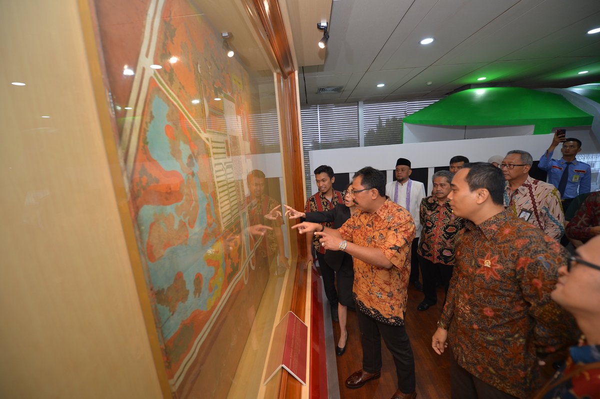 DPR_RI's tweet photo. Bidang Arsip dan Museum Sekretariat Jenderal dan Badan Keahlian DPR RI Menyelenggarakan Kegiatan Penyerahan Arsip Statis DPR RI, Peluncuran Museum DPR RI Digital Tahap I dan Seminar Kearsipan, dihadiri Ketua BURT DPR RI Agung Budi Santoso, Selasa, 26 November 2019. #BURTDPR https://t.co/vicIwKyugC