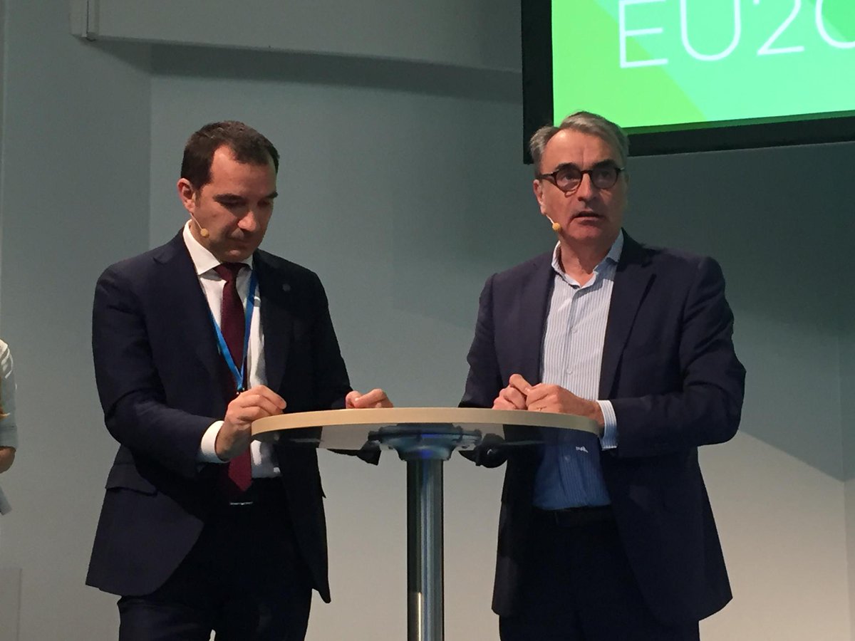 EC_Simpl's tweet photo. Before the presentation of the SWIPO Codes of Conduct, @OVHcloud CEO Michel Paulin and @EnelGroup CISO Yuri Rassega make the case for self-regulation on #dataporting and cloud switching. #FreeFlowofData https://t.co/WWz99LgE8c