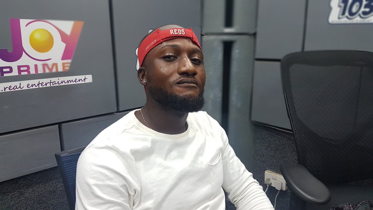 Hitz1039FM's tweet photo. Singer @YEBO_official is live on #DaybreakHitz. https://t.co/yho3eEsFwd