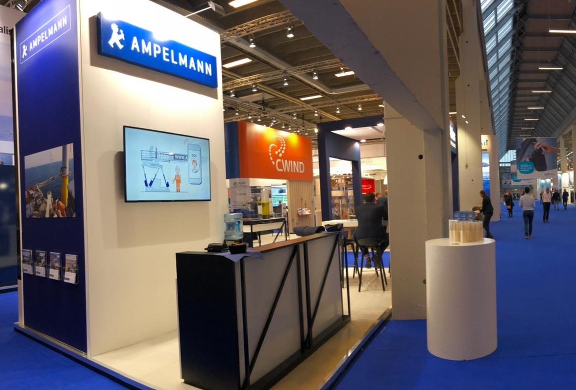 Ampelmann_HQ's tweet image. Greetings from #Copenhagen! We are at @WindEuropeEvent #Offshore2019. Come by and find out all about our latest development of the new #E5000 system. You'll find us in Hall C, C3-C1, the Bella Center. See you soon! bit.ly/35Kp0BR

#offshorewind #offshorewindenergy