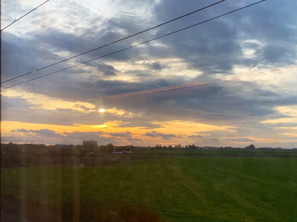 Hayden1974's tweet photo. .@Eurostar #ES9004 Salut 🇫🇷👋 https://t.co/DoHy3rkUWc