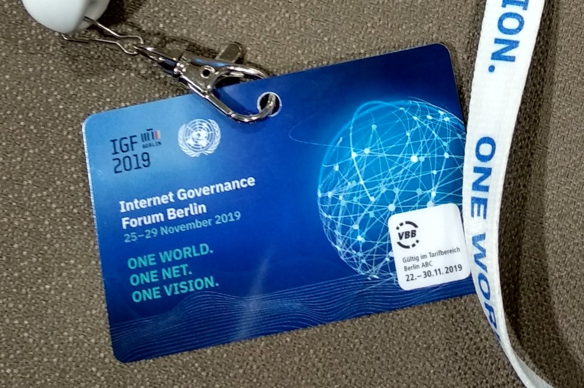 presroi's tweet photo. The #IGF2019 has a couple of nice features but two of them really deserve mass and permanent deployment: 

a) the badge also serves as a ticket for Berlin's entire public transportation (yay, @BVG_Kampagne)

b) the lanyard IS a USB-A to USB-C cable (with an lightning adapter) https://t.co/iNQHH9x3Hn