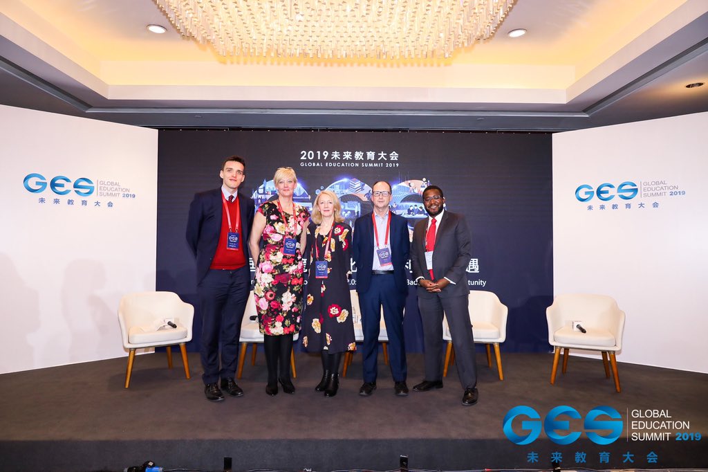 dawnhallybone's tweet photo. Great to be part of panel discussion representing @2SimpleSoftware @GlobalEdSummit chaired by @besaalexshea with @LAsays @Little_Bridge and @GL_Assessment @tes discussing Ed tech strategy #GES2019 https://t.co/SxZcPWXtE1
