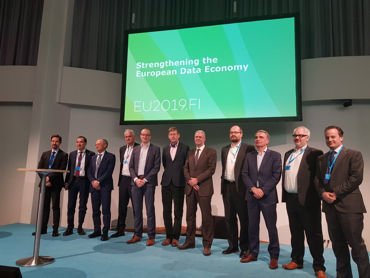 After more than one and a half years of work, the #swipo Codes of Conduct were handed over to the European Commission @DSMeu.  Thanks to our fellow SaaS co-chairs and @CnectCloud. #dataeconomy2019  @EU2019FI