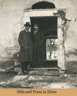 thesluis's tweet photo. 3/3 De dochters van Ottla ontsnapten daarmee van de gewisse dood. De brieven van Frank aan Ottla zijn bewaard gebleven en gepubliceerd. De brieven van Ottla zijn nooit boven water gekomen... #FranzKafka #Ottla
Zie ook: https://t.co/OSjB0ERcrk https://t.co/mcytvLtelE