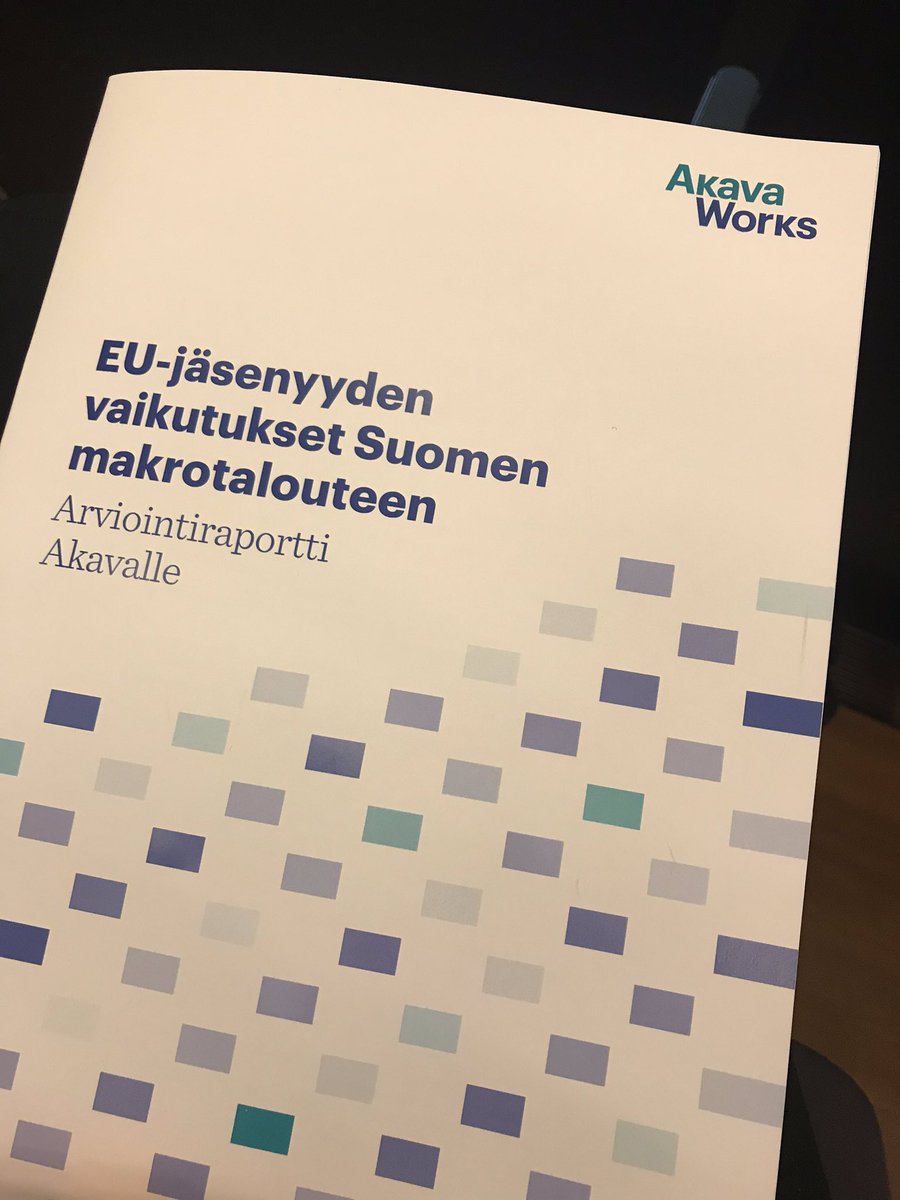 Hyviä puheenvuoroja. Harvoin nostetaan esille kaikkia niitä hyötyjä joita EUn kautta saadaan. Usein nostetaan esille yksittäiset kiellot tai säädökset. <a href="/AkavaRy/">Akava</a> seminaari