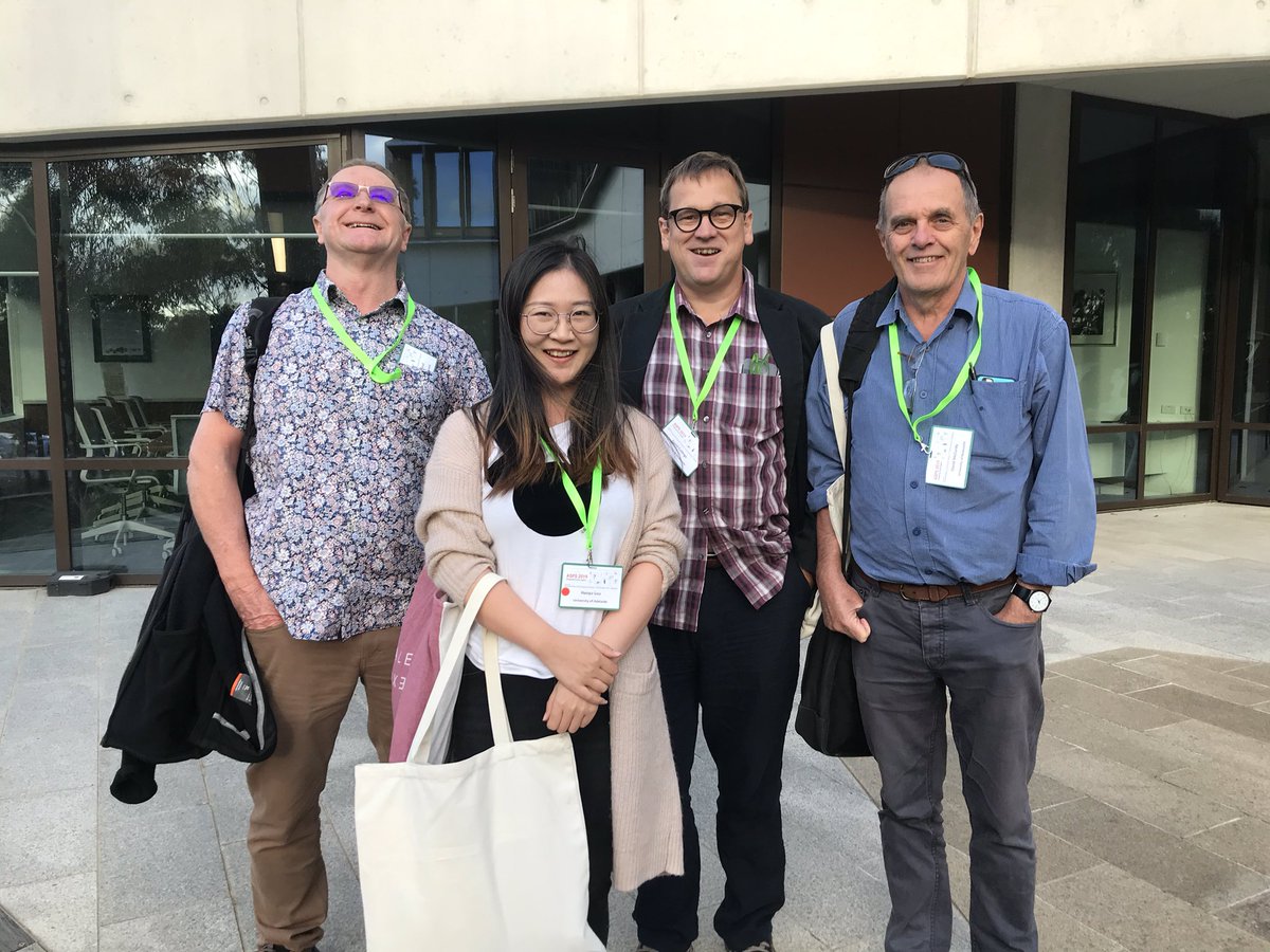 Love ASPS now! How great to meet my undergraduate supervisor and lecturers again here at La Trob, they are the inspiration for me to step into plant science. Thanks a lot to Chris, David, and another David 🤩 #ASPS2019 #universityofnewcastle #universityofadelaide @asps_ozplants