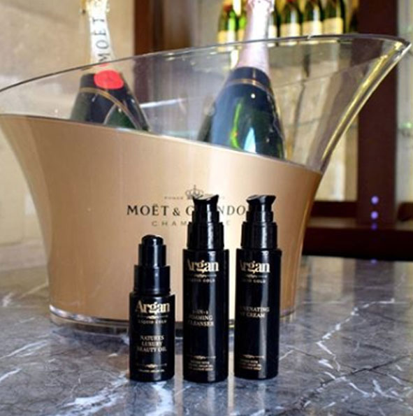 Enjoy the finer things in life? The Argan Oil in our products is kept at it's highest quality to ensure the best for your skin. 

...Did we mention they contain 24-carat gold, too? ✨✨