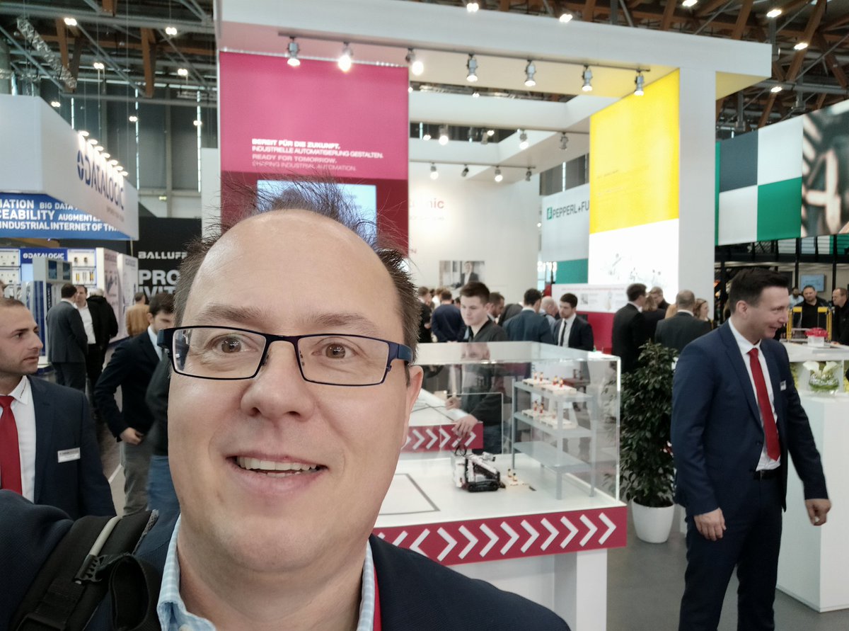 DirkSchaar's tweet photo. https://t.co/dfPaBxtGHl in Tour: Visiting the @TheSensorPeople booth at #sps_live #messweb https://t.co/E7NOo2MKbf