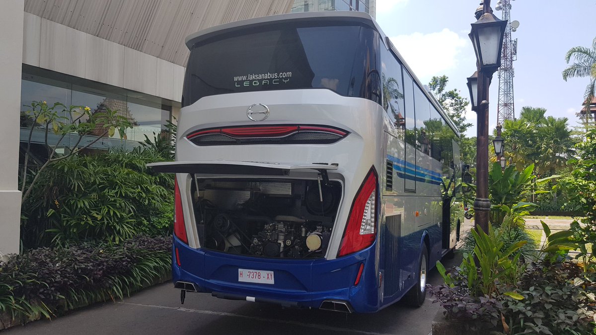 2021 HINO akan rilis pembaharuan standart Euro 4. Seri RN dan RM.

Jadi RM bukan ga laku tapi kemarin cuma uji coba.

RK 8 Tidak diproduksi lagi, jadi yang punya RK8 rawatlah baik2 karena chasis itu akan jadi barang langka untuk anak cucu kita 😂👍

#ayonaikbiscom