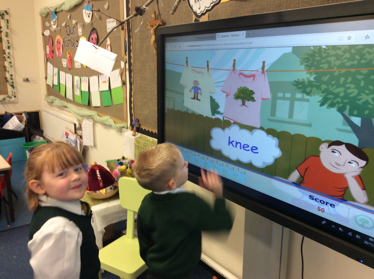 StMarysRCSch's tweet photo. Dosbarth Derbyn ac Un. Today we are learning about rhyming words. Da iawn! #literacy #languageliteracycommunication #digitalcompetancy https://t.co/y8oAJTXFhh