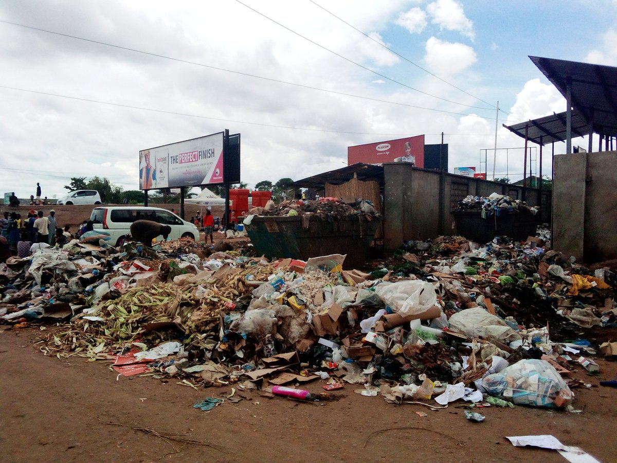 Chimango_1's tweet photo. As we keep on fighting to beat the use of thin plastics let us not forget to remind the citizenry and those in authority on better waste management practices. This is behind Mzuzu main market. @OnlineMij  @MatebuleTamanda  @aej @wezpru18 @malatamathews https://t.co/3hk7egRQdb
