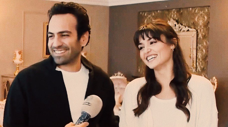 thatgirlnims's tweet photo. Their smiles 🧿 #Azize #HandeErçel #BugraGulsoy https://t.co/pdVwmerxBu