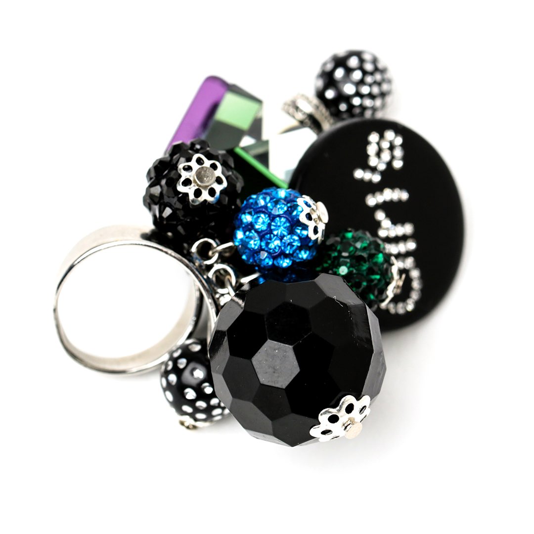 roselinde_'s tweet photo. Un diseño muy #Roselinde son nuestros anillos racimo, que hacemos a juego con cualquier pieza de nuestras colecciones... con este #GraceA les deseamos un...
¡feliz martes, girls !!🤩😎😉 

https://t.co/4BpyV2KIgh https://t.co/E1nEPT3L7C