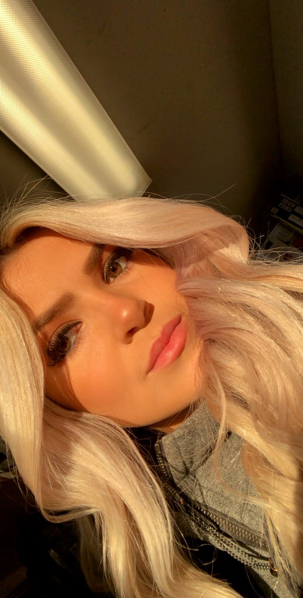 sabrinag907's tweet photo. Golden ✨ https://t.co/bqDgixmrAB