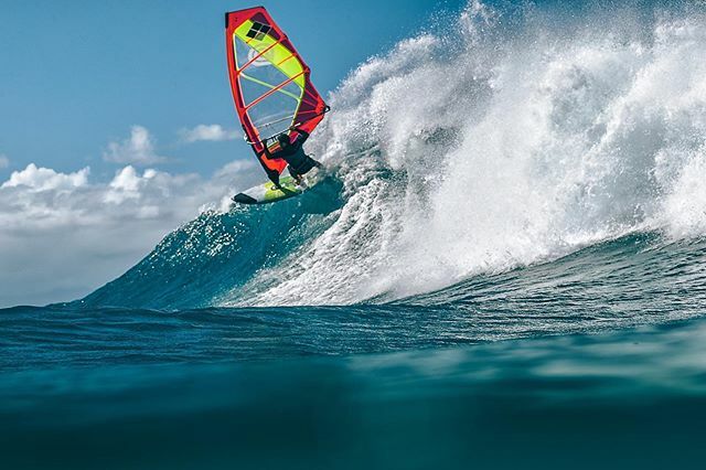 Love the water angles on this shot. So many amazing images the last week from the crew and thanks to the amazing photographers putting themselves in harms way. 👁‍🗨 @si_crowther