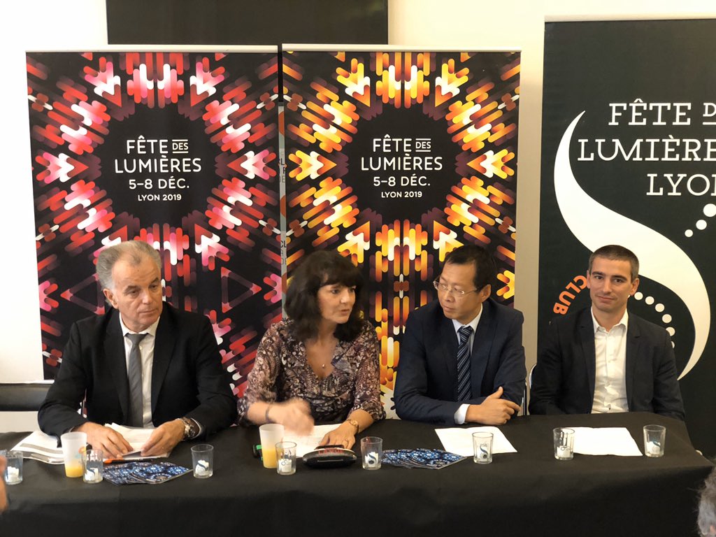SimonBarth's tweet photo. En ce moment à lieu le point presse économique du Club des Partenaires de la @FeteLumieres au @Clubpresselyon : près de 80 entreprises qui s’engagent chaque année autour de la #FDL2019 https://t.co/Pm0Bi2af0E