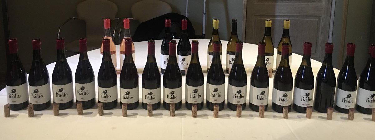spanish_wl's tweet photo. We do like Mondays! Travelling to #Barcelona yesterday proved worthwhile. We attended a vertical tasting of Fazenda Pràdio with producer Xabi Seoane and enjoyed the delicious food served at @alkimiaJV 
#Brancellao #Merenzao #Caíño #Loureira #DonaBranca https://t.co/d5S3PrJ00X