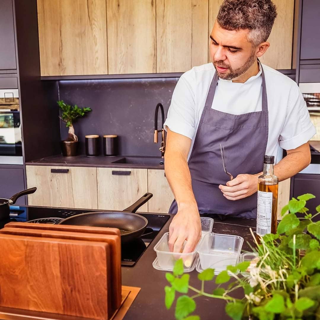 byDarrenRogan's tweet photo. 'The Early Bird Catches The Worm (Sausage)๐จ๐ผโ๐ณ๐'
Catch me bright and early 9.30am this Saturday 30th November 2019
#fooddemonstration in the #LincolnshireKitchen at the #foodandgift19 I will be cooking my 2 recipes I created for this year's #livessausagesupper
@LincsShowground https://t.co/lVGv6xzAmD