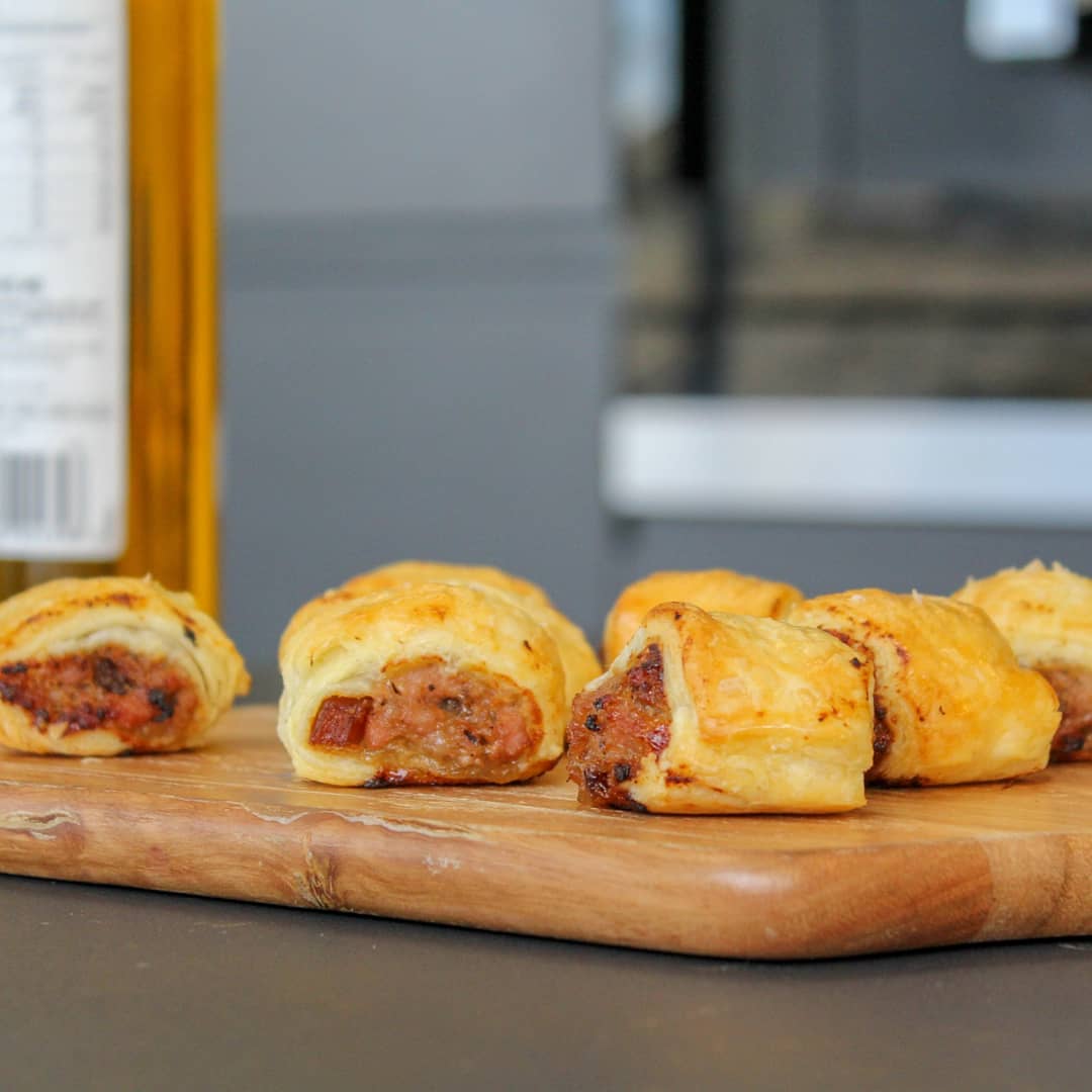 byDarrenRogan's tweet photo. 'The Early Bird Catches The Worm (Sausage)๐จ๐ผโ๐ณ๐'
Catch me bright and early 9.30am this Saturday 30th November 2019
#fooddemonstration in the #LincolnshireKitchen at the #foodandgift19 I will be cooking my 2 recipes I created for this year's #livessausagesupper
@LincsShowground https://t.co/lVGv6xzAmD