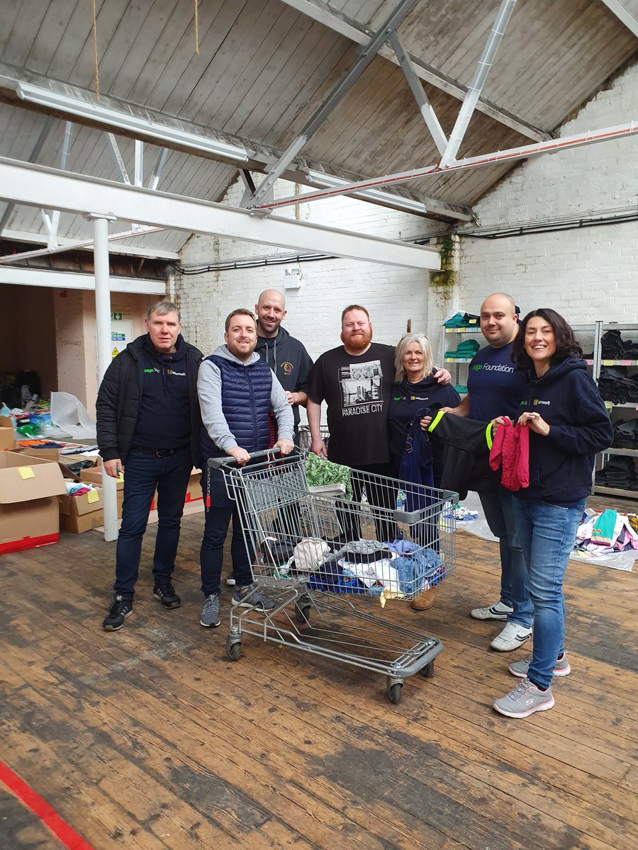 D_SimpsonSage's tweet photo. Volunteer CSR day at @communityscs sorting clothes donations @AdeleSSage @D_ShearerSageUK @HelenTerrySage @Stuart1107 @tinkytaylor 

@sagefoundation #Sage https://t.co/noJ4jHku2k