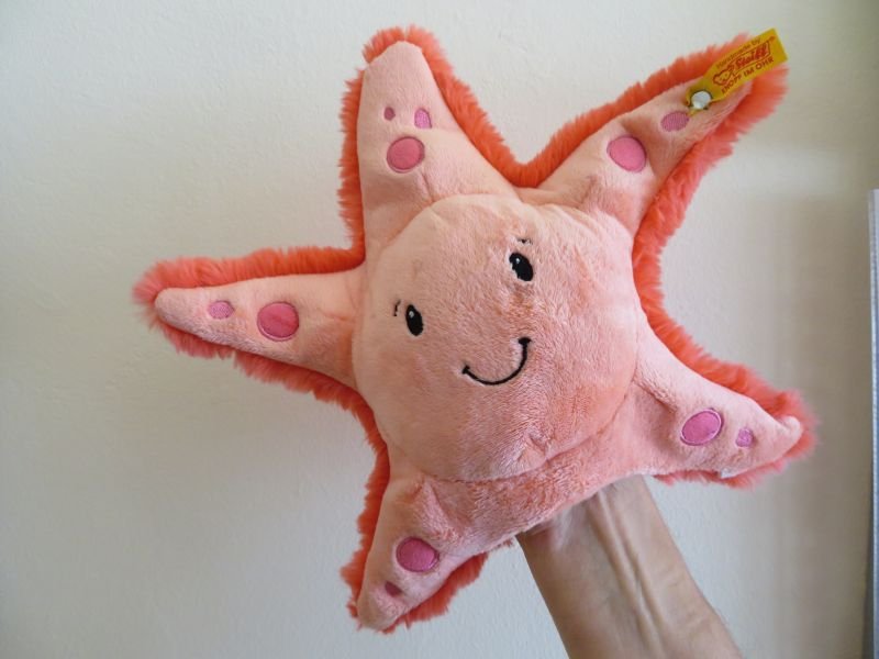 hggezwitscher's tweet photo. In einer Woche ist @GivingTuesday!❤️
Wir sind mit unserem Projekt für unsere #Kindergruppe „Sehsternchen“ mit dabei. https://t.co/3cXunhkeP9
Feiere mit uns am 3. Dezember den Tag des #Gebens, wenn es weltweit heißt: „Geben macht glücklich!“.
#GivingTuesdayAT https://t.co/zgTGoOUMrR