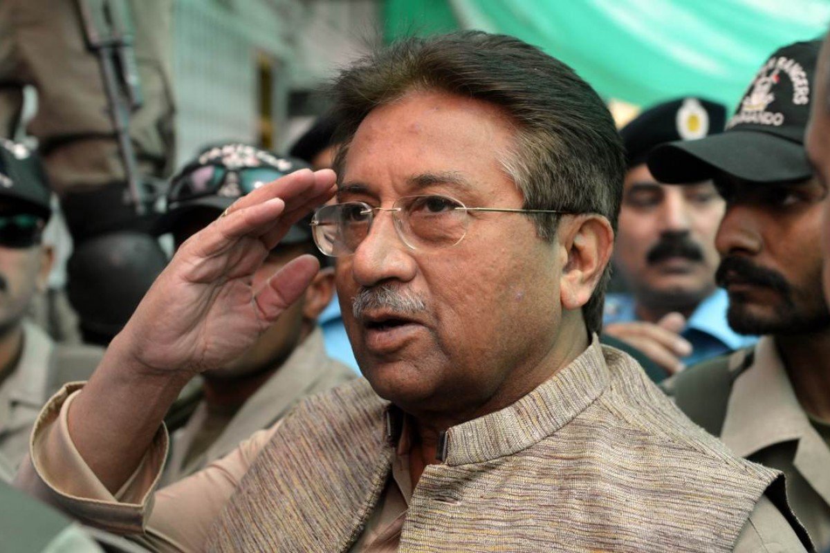 ImtiazsharPYO's tweet image. عمران خان کا پاکستان ۔
منتخب صدر آصف زرداری بغیر کسی ٹرائل، بغیر مقدمے اور ریفرنس کے قید ۔ 
غداری کے مقدمے میں عدالتوں سے مفرور قرار دئے گئے غاصب مشرف کے خلاف کیس کا فیصلہ نہ سنانے کیلئے عدالت میں خود مدعی حکومتی درخواست ۔ 
واہ رے عمران واہ ۔۔ ایک دو نہیں کئی پاکستان بنا دئے