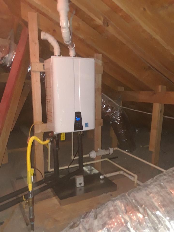 HouWaterHeaters's tweet photo. @NavienTankless NPE-240A Natural Gas .97 Energy Factor @ENERGYSTAR High Efficiency Condensing #Tankless #HoustonWaterHeater installation by our #Plumbers Daniel and Zack! #NavienInstall @TiptonCompany1 @ComponentMfg1 #Navien https://t.co/eMNndXKTkF