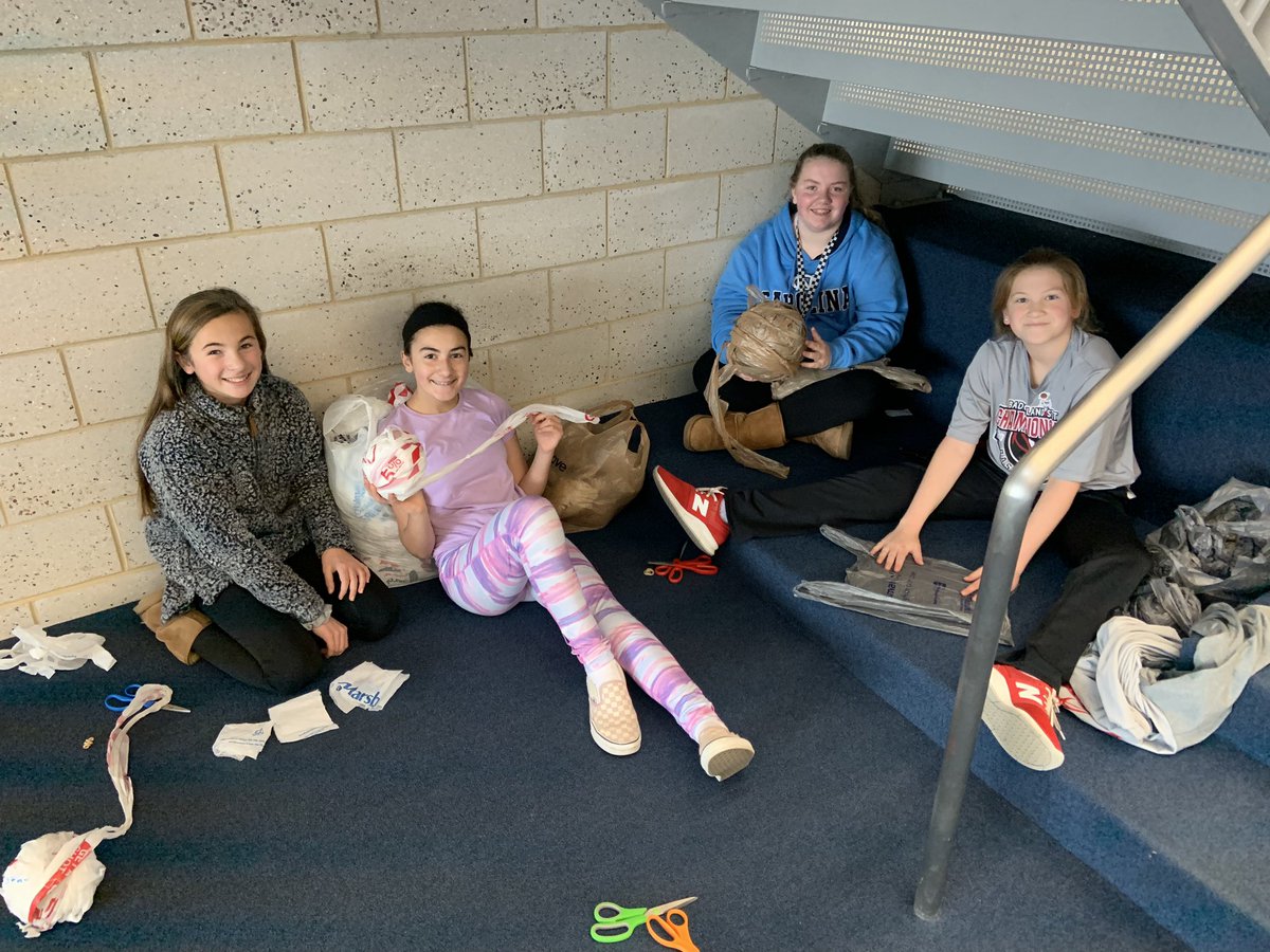 Learned about Plarn (plastic yarn) &amp; Plankets (plastic blankets) from this crew today. Mind blown in our 5min convo! 🤯 
Plankets > blankets to give someone who’s homeless: waterproof, warm &amp; keep lice away. <a href="/MLProjecti/">Muskego Lakes Project i</a> #grateful