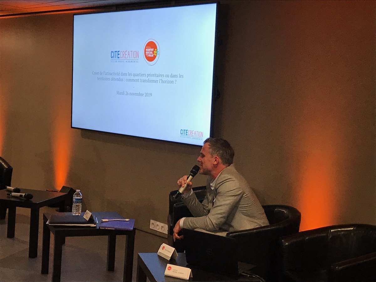 @LionelToutainRosec de @CitéCréations parle des nombreuses réalisations depuis 42 ans de design mural monumental, qui a l'agrément entreprise solidaire d'utilité sociale ( qualité plus value sociale)