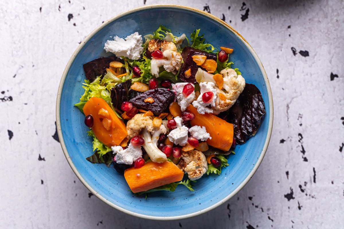 The perfect Winter Salad for a perfect Winter's day 🥕 
Frisée, red chicory, goats cheese, roasted beetroot, carrots &amp; cauliflower in a sherry shallot dressing. Topped with toasted flaked almonds &amp; fresh pomegranate seeds
Book your table 👉 bit.ly/373Y7tK
