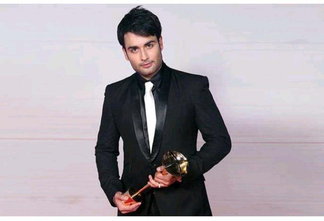 “His awards & nomination can speak volume about him & his vdians army”We can make anything for him cuz he's the most deservingMy Vote goes to  #VivianDsena forSexiest Star of The DecadeSexiest Star of 2019 #AsjadNazirSexyList2019 #EasternEyeSexyList2019  @asjadnazir