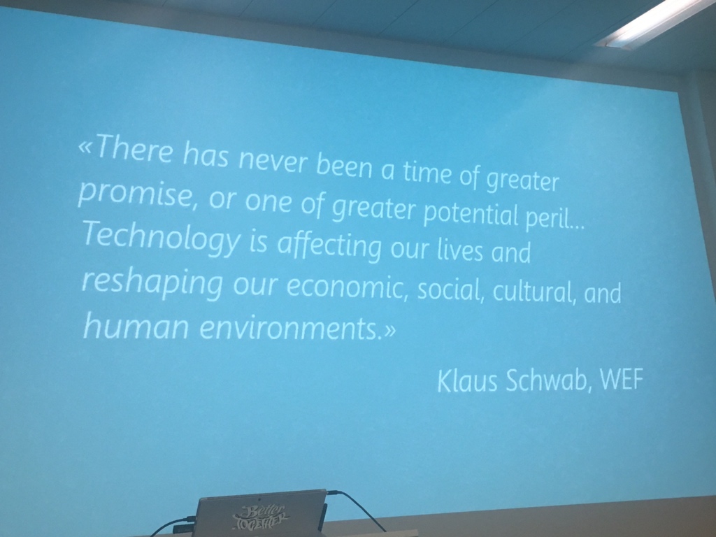 MauriceKaag's tweet photo. Patrick Amaru de l’Etat de Vaud, pour une société numérique responsable. #SwissDataForum 2019 #Lausanne #Aquatis #Trivadis https://t.co/gwISwyQ693