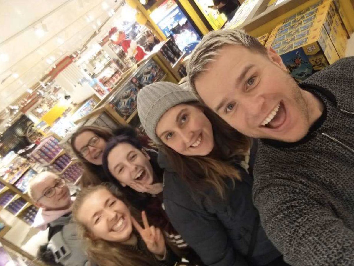 gatesheadcoll's tweet photo. Whoop our travel and tourism students have arrived in London! Looks like they were in the right place at the right time and their hearts skipped a beat when they bumped into @ollyofficial. #PunOverload #SorryNotSorry 🤣 https://t.co/Rz1VEnyczT