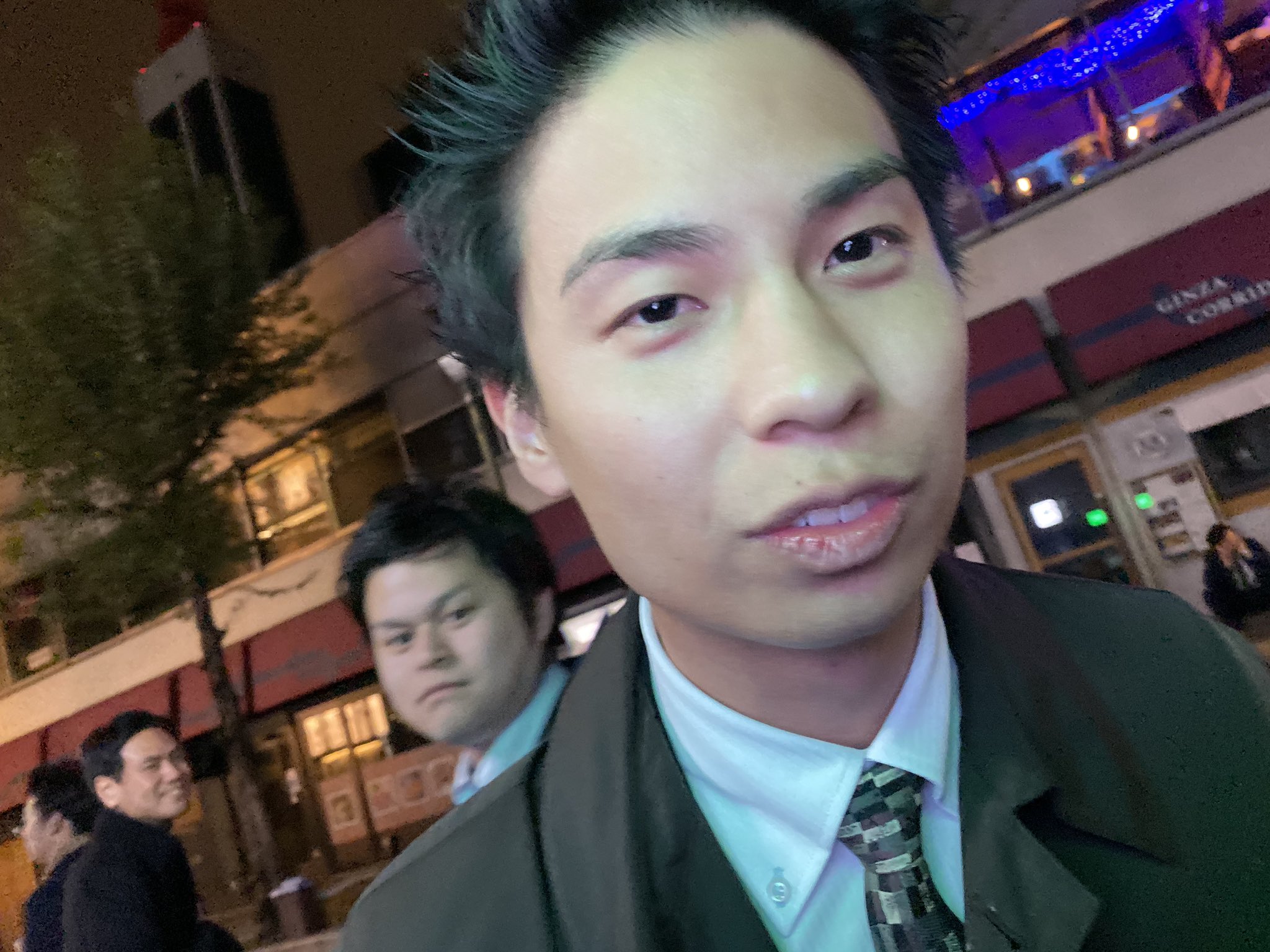 高嶋りえ子 銀座のママ 公式 弊社の を持って来てくれた男性スタッフのお尻揉んだ変態野郎です Twitterで拡散すると言ったら 良いぞやれやれ と言われましたので 拡散希望 証拠動画あり 拡散希望 銀座痴漢 痴漢 尻揉み 変態サラリーマン