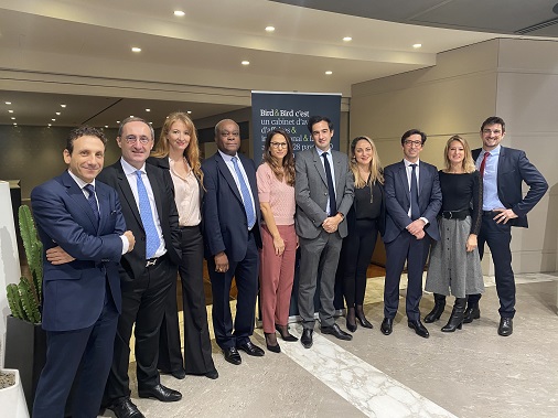 Nos avocats ont été très heureux de vous accueillir ce matin pour l'événement #Banque360, consacré à l'actualité du secteur bancaire et financier. Merci à nos fidèles clients d’être venus nombreux ! twobirds.com/fr/events/fran…