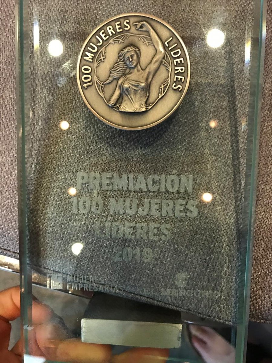 GobiernoUC's tweet photo. Otro orgullo: profesora Susana @Claro es parte de las #100mujereslideres2019 👏👏👏 ¡Felicidades profesora! https://t.co/V7XPCI0KbX