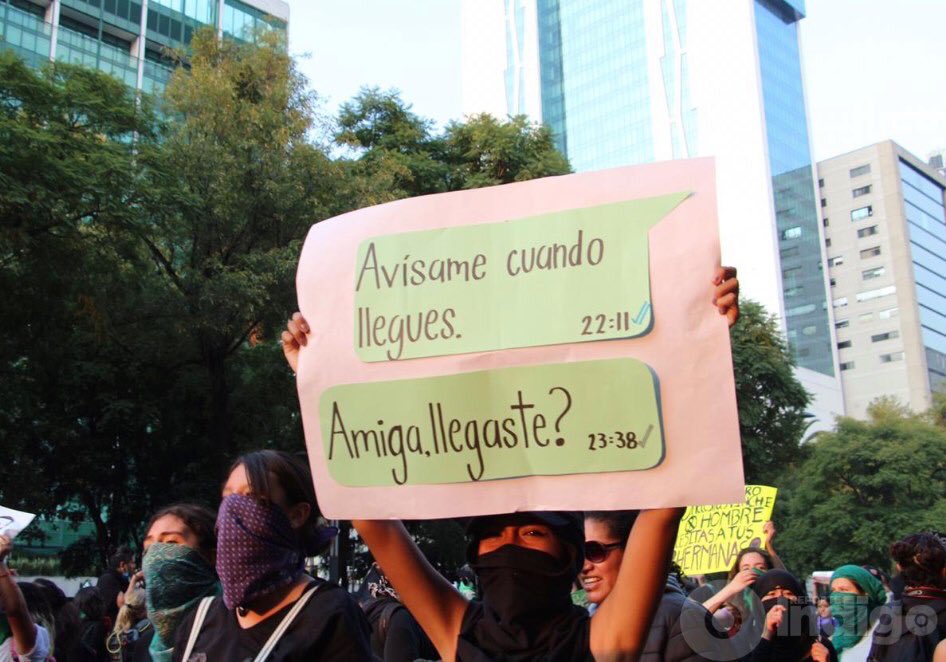 ayalavergaloco's tweet photo. Que pancarta tan fuerte... https://t.co/EfLES7nPuF
