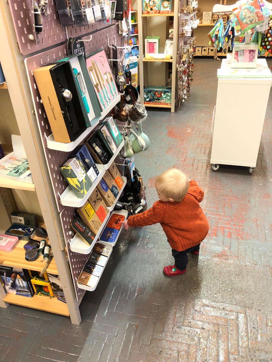 awwgiftsuk's tweet photo. This weeks #pollypicks is the perfect practical present! She’s looking at our range of #multi-tools and #gadgets! There’s many different ones to choose from including kitchen tools, one for an adrenaline junkie and even a key sized one! #stockingfiller #boysandgirls #christmas https://t.co/4wMk9y5HtH