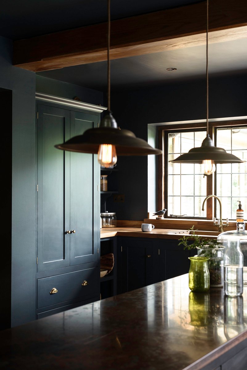 deVOLKitchens's tweet photo. What are your thoughts on dark kitchens? We couldn't be more in love with this moody and atmospheric kitchen in Petersham! https://t.co/3t8apb8eKW #DarkInteriors https://t.co/RMl6zew6u8