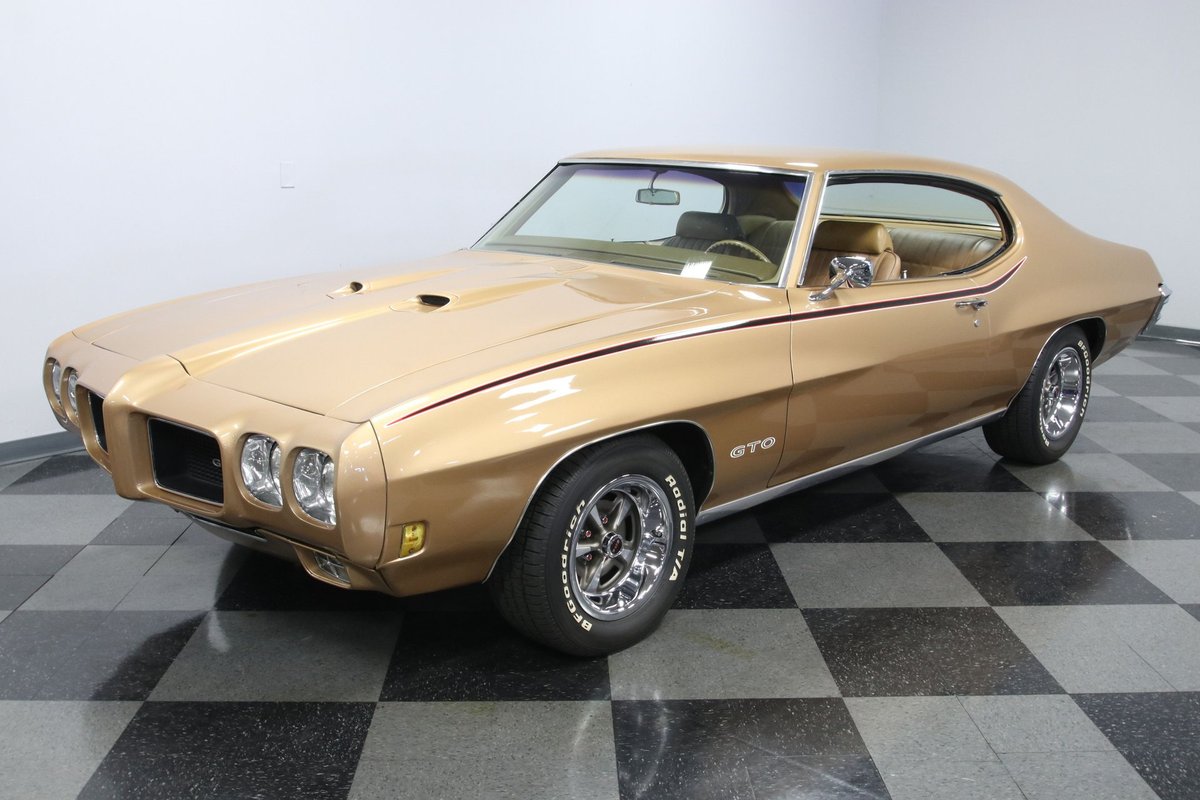 streetsidecars's tweet photo. This 1970 #Pontiac #GTO Coupe and 1970 #Chevrolet #Chevelle SS 396 are both from our #Charlotte #showroom! Which do you prefer?

#musclecar #hotrod #oldcar #classiccar #collectorcar  #streetsideclassics #streetside #ChevelleSS #classicchevelle #classicGTO #classicpontiac #cars https://t.co/zc3H9KxBie