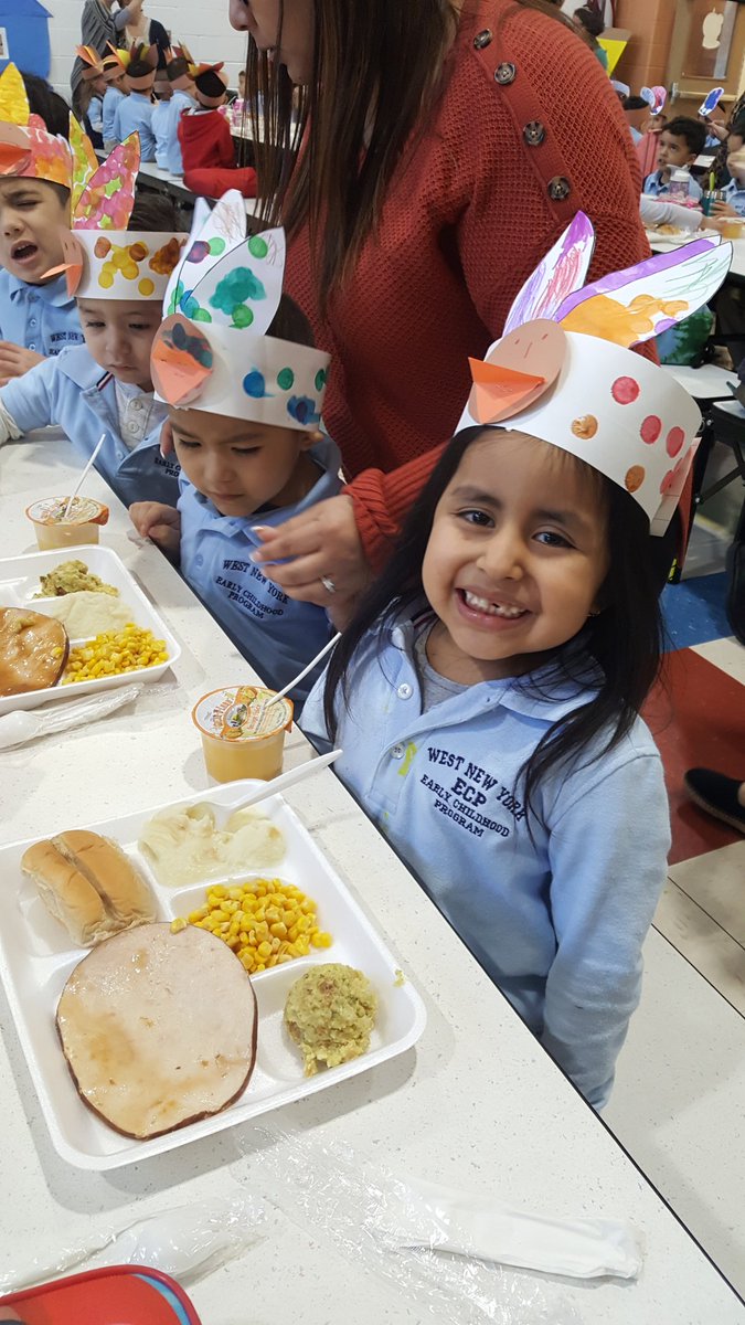 MsBeth14's tweet photo. #thansksgivingfeast @wnyecc https://t.co/53XoLKprMx