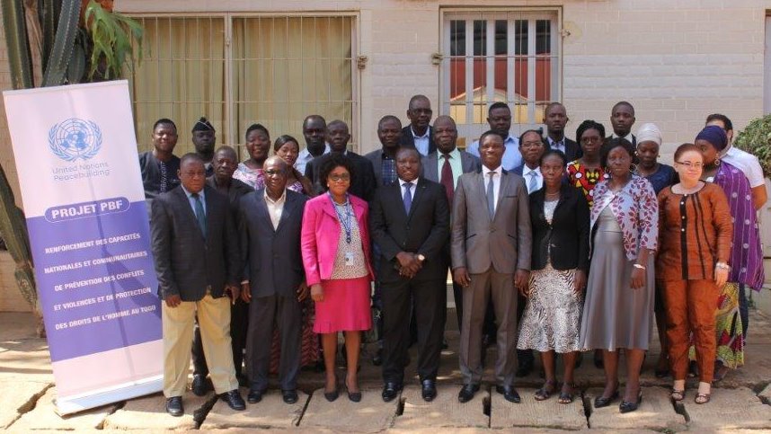 PnudTogo's tweet photo. #Togo: Election 2020. Le @UNPeacebuilding Fund, contribue à renforcer les capacités de plusieurs acteurs nationaux en techniques de monitoring des droits de l’homme en période électorale. Début atelier de 04 jours à #Kpalimé en collaboration avec le @MDHRIR_Togo. @MAFrancheUN https://t.co/HqxSmHaz6y