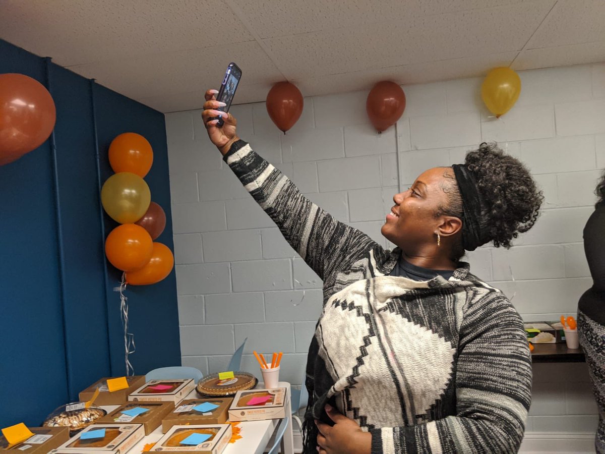 vcaretec's tweet photo. Early thanksgiving celebration at the office! We’re thankful for all our amazing reps and the hard work that they do 😄 #thanksgiving #thanksgivingparty #officeparty https://t.co/koyw8xDUua