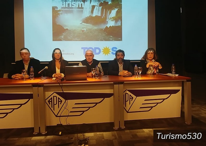 El Frente de Todos rechazó la medida del Gobierno de Macri que incentiva a los argentinos a viajar al exterior
turismo530.com/noticia_amplia…