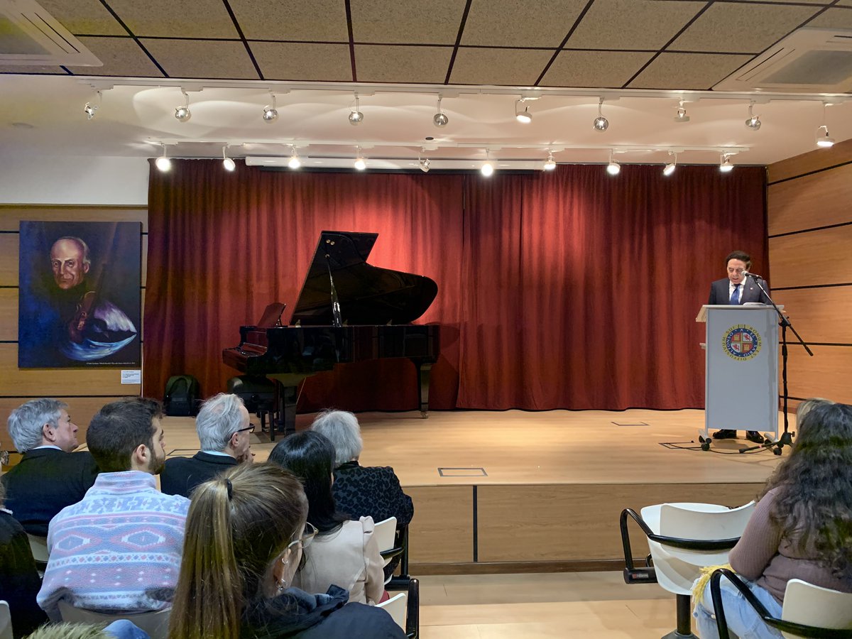 uaxuniversidad's tweet photo. Nuestro #PresidenteUAX, D. Jesús Núñez Velázquez, pronuncia unas emotivas palabras de agradecimiento por poder reinaugurar el Auditorio de la #UAX con tan prestigio nombre. https://t.co/18CIghCmjc
