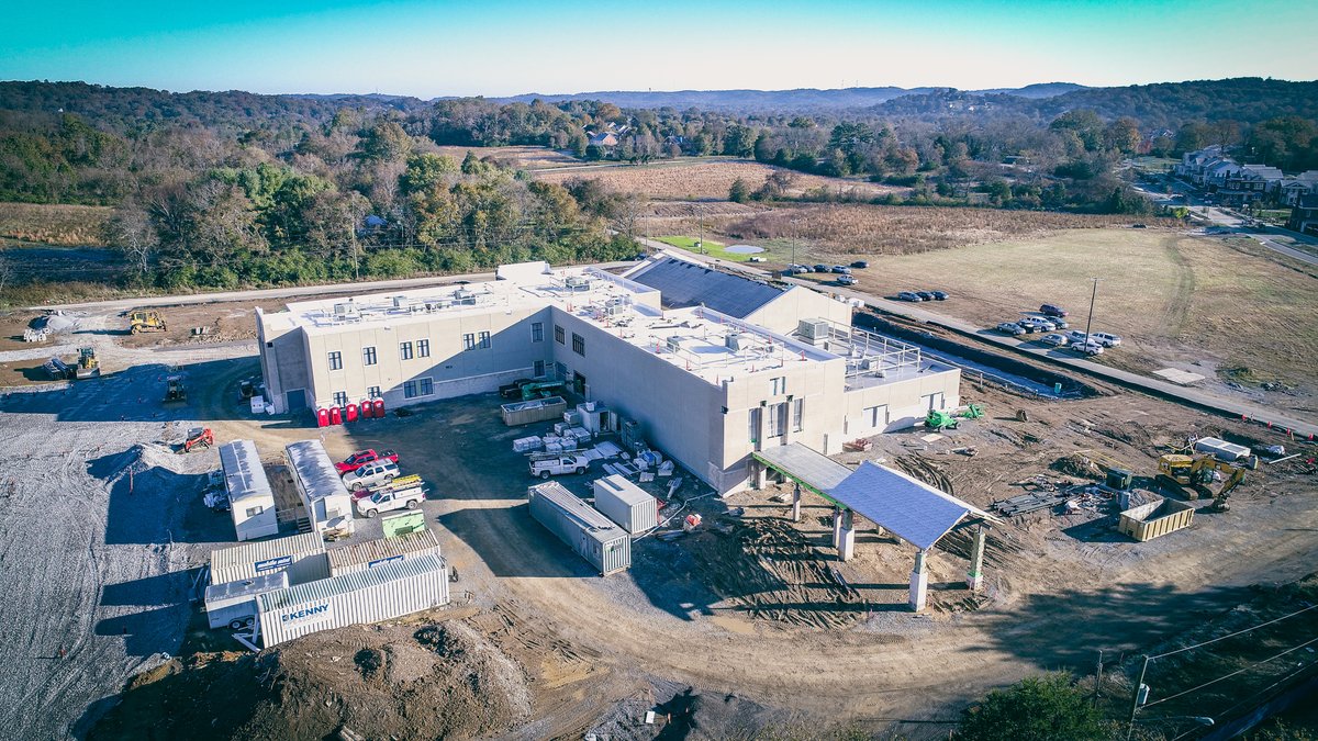 AmericanConst's tweet photo. ๐ Finishing up exterior skin and site work and making great progress on the inside as well. ๐
.
.
#americanconstructorstn #progress #amconsttn #stephensvalley #church #williamsoncounty #builders #nashvilletn #construction #project #stephensvalleychurch https://t.co/lZovRyDvzJ