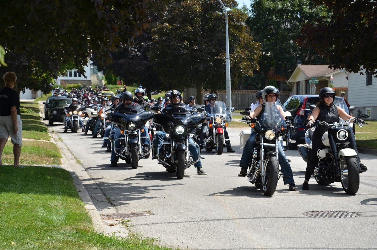 ride4sickkids's tweet photo. #TwoWheelTuesday with the supporters lining up to enter @royalcanadianlegion on ride day. #Ride4Sickkids #RFSK #RFSK2019 #RideforSickkids #SickKids #SickkidsVs #SickkidsHospital #SickkidsFoundation #photography #Legion #RoyalCanadianLegion #2Wheels #2WheelTuesdays https://t.co/d8unoACfxJ