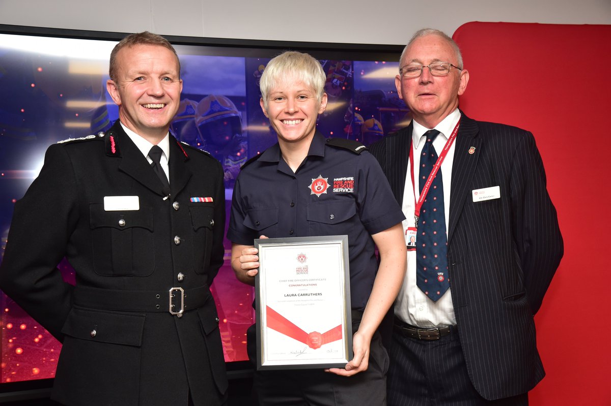HantsIOW_fire's tweet photo. Former PE teacher Laura Carruthers is now a member of @Fareham17 ๐พ๐ฉ๐ผโ๐
Vytas Jakimavicius left being a director of sport to join @StMarys54 โฝ๏ธ๐
And @Hightown56 now have Jake McNally, who has previously toured with @WNOtweet ๐ด๓ ง๓ ข๓ ท๓ ฌ๓ ณ๓ ฟ๐ธ
#HFRSGraduation #999Family @HFRS_Academy ๐ https://t.co/YVN6WPztcj