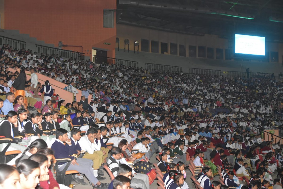 70Constitution's tweet photo. Mega event to mark the closing of #ConstitutionAt70 campaign in #DelhiGovtSchools. CM @ArvindKejriwal &amp; Dy. CM @msisodia congratulated students on 3 months of the Campaign spent understanding values of the Preamble &amp; inspired them to start living these values https://t.co/PuRTmtGebd